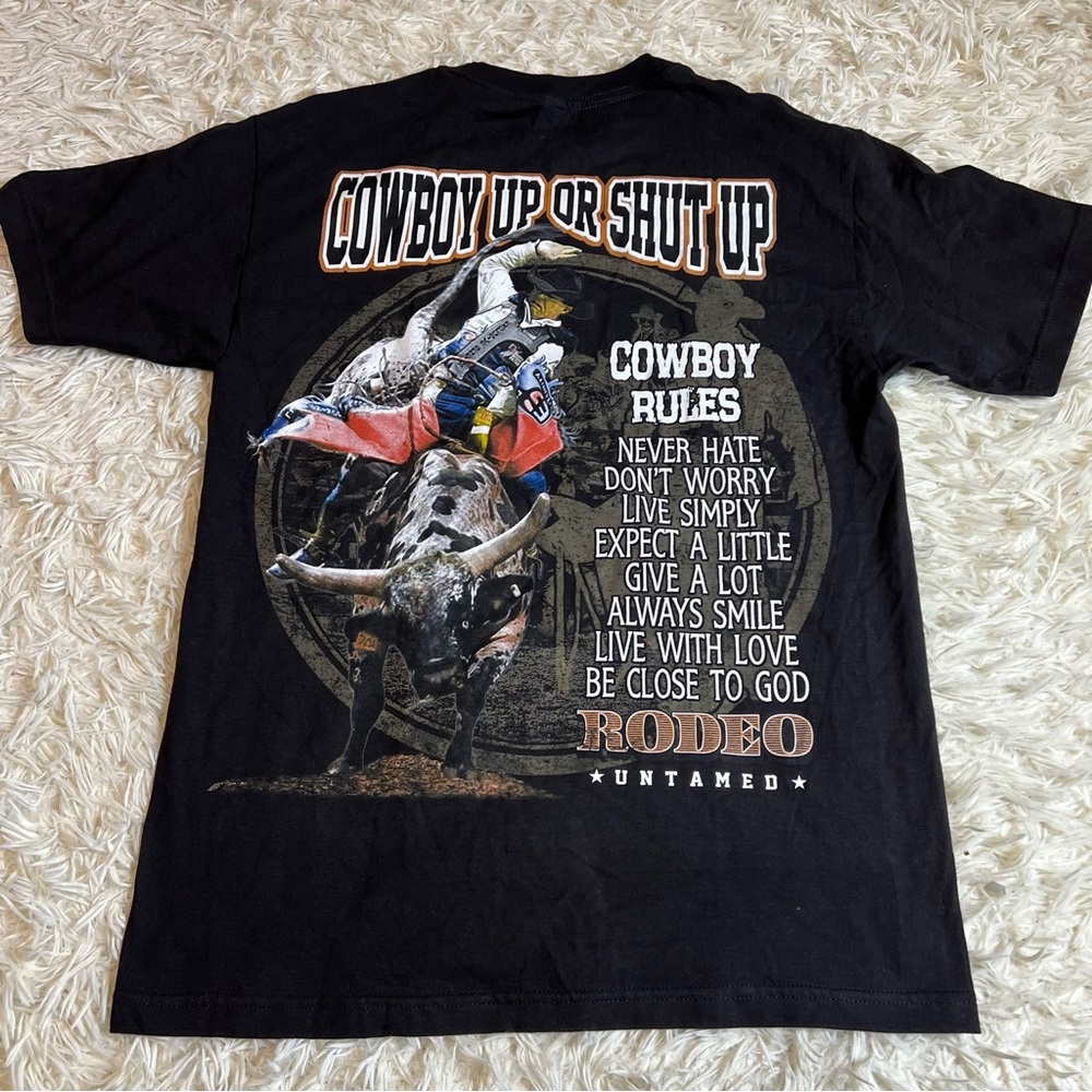 COWBOY RULES BULL RIDER RODEO UNTAMED COWBOY UP OR SHUT UP T-SHIRT nwot cond - Picture 3 of 8